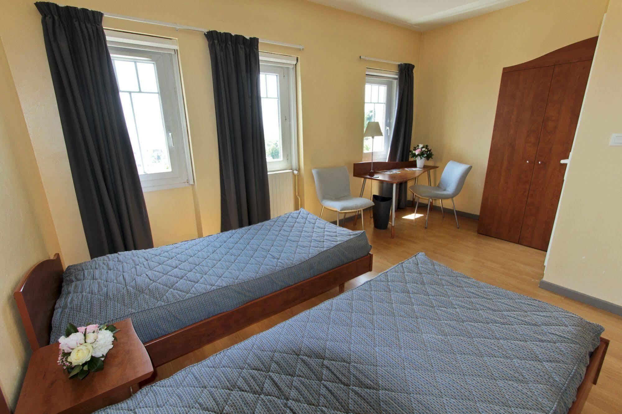Centre Jean Bosco Hotel Lyon Kültér fotó A typical room at the International House