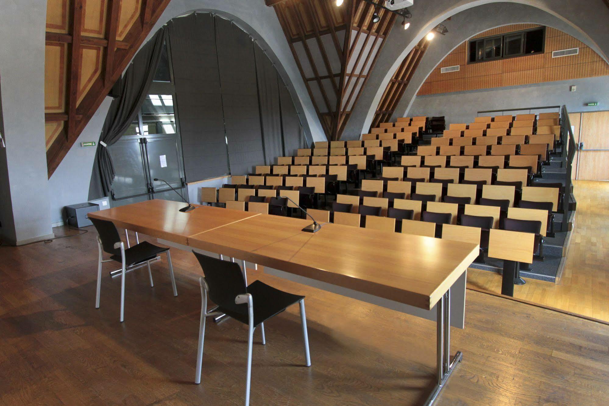 Centre Jean Bosco Hotel Lyon Kültér fotó The auditorium
